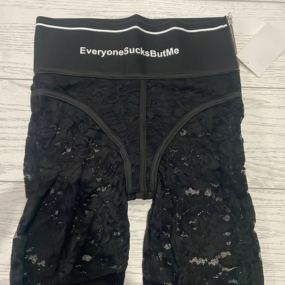 Bottom - Picture 2 of 6